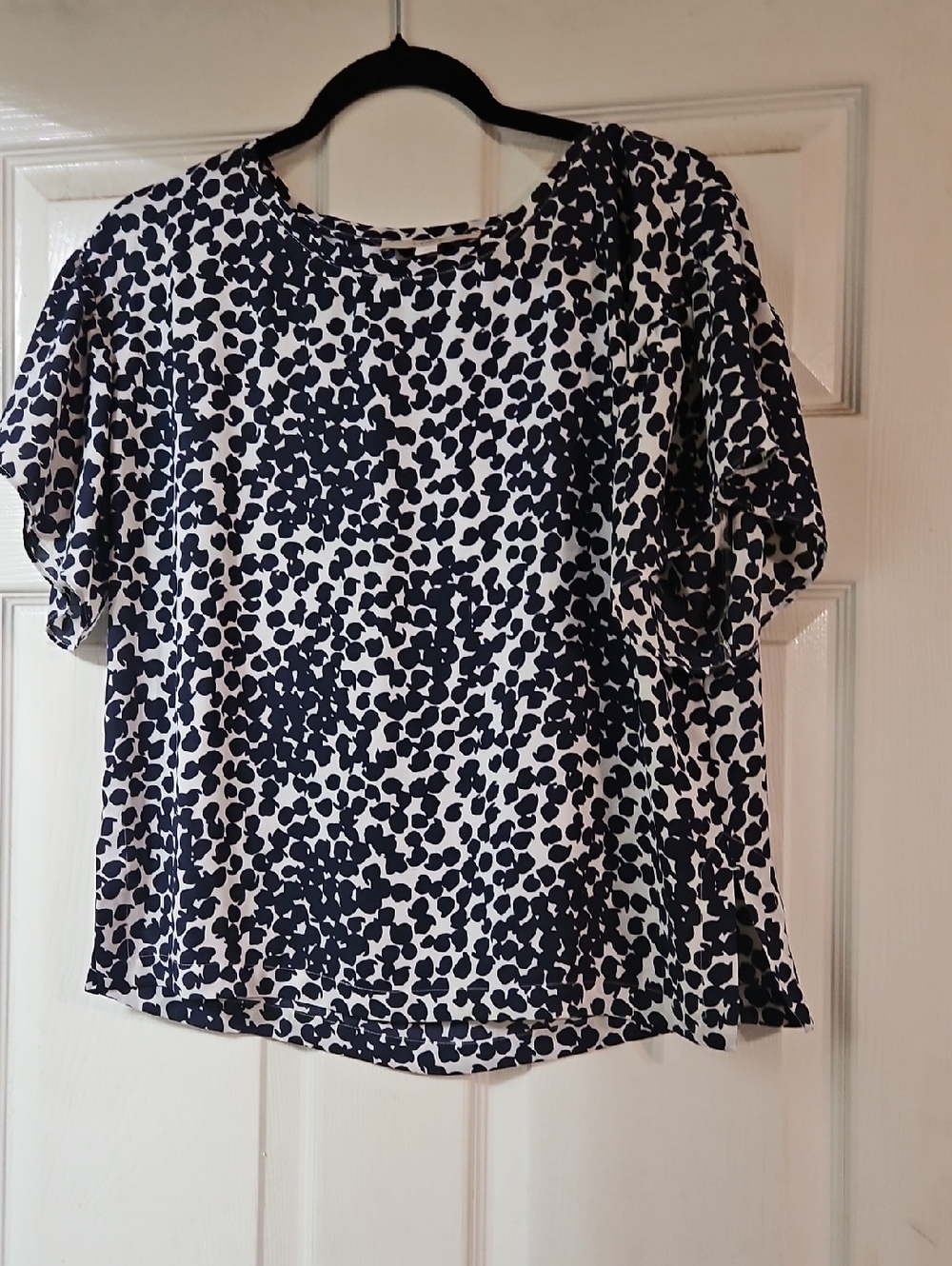 Loft Women's Navy and White Printed Short Sleeve Top